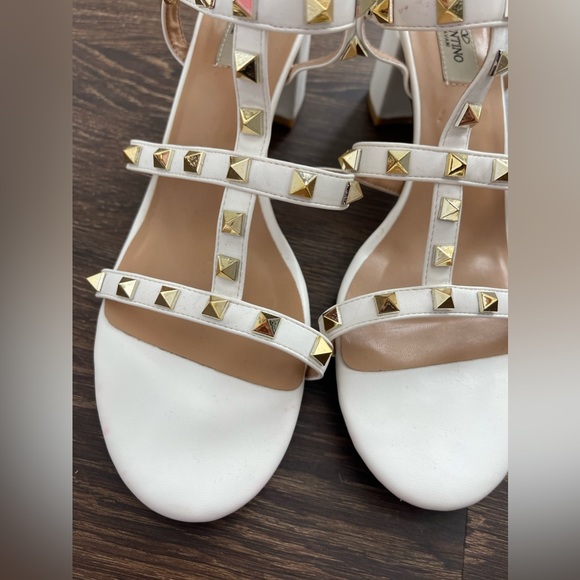 ROCKSTUD ANKLE STRAP SANDAL 60 MM - Picture 8 of 15